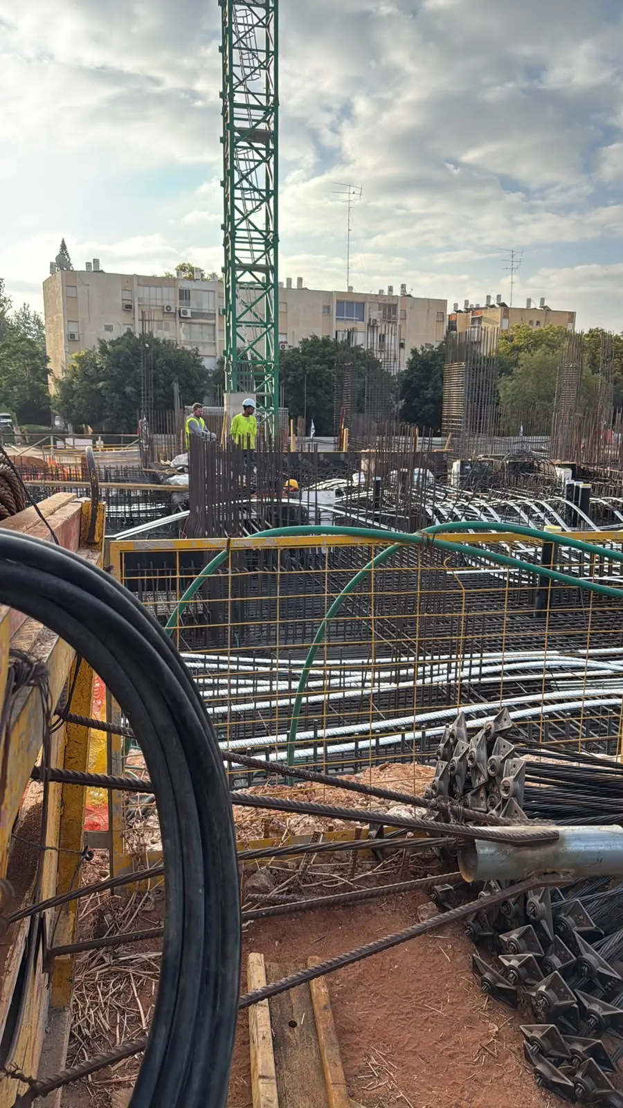 עבודות תשתית באתר בנייה